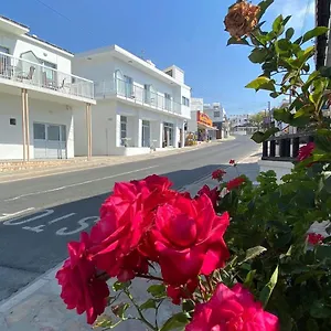 ellenapa-apts-studios.hotelsatayianapa.com/